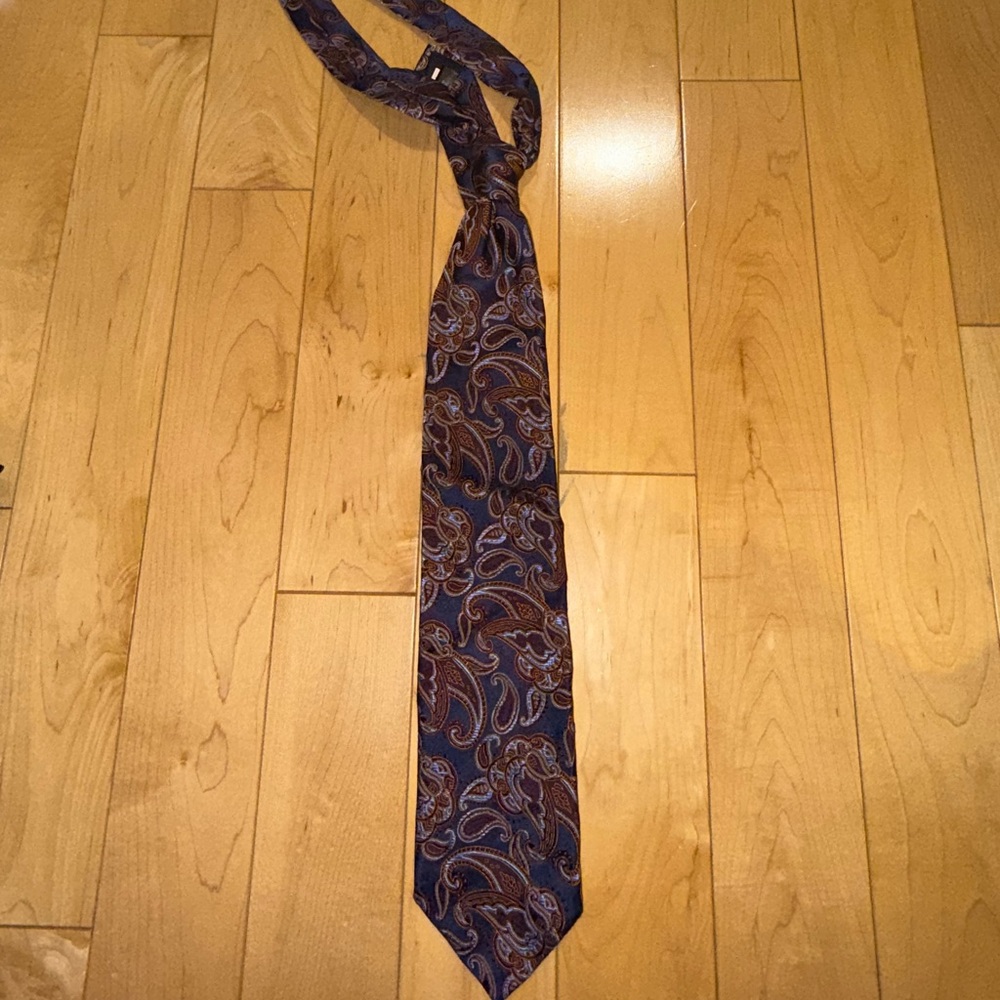 Men’s tie Barney’s New York